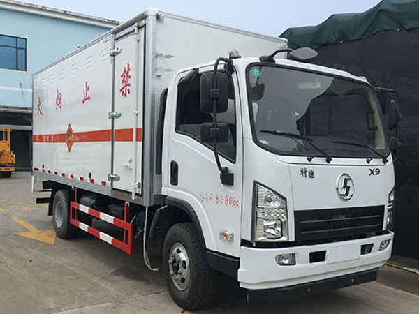 陕汽5米1 3.3吨爆破器材车