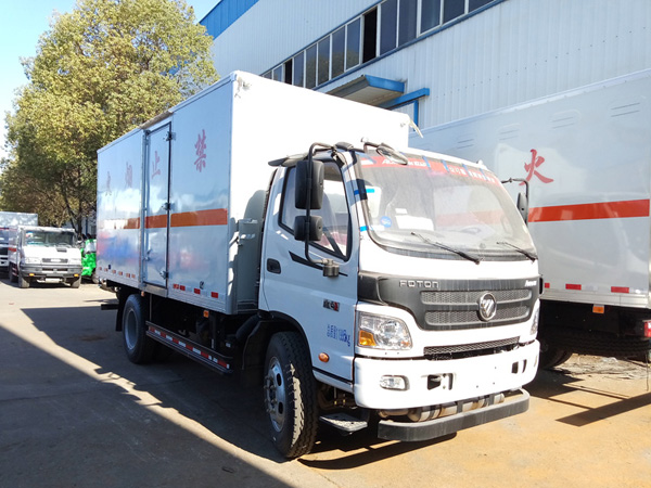 福田5米1  7吨爆破器材车